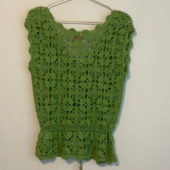 Green Crochet V-Neck Tank Top - Picture 4 of 8